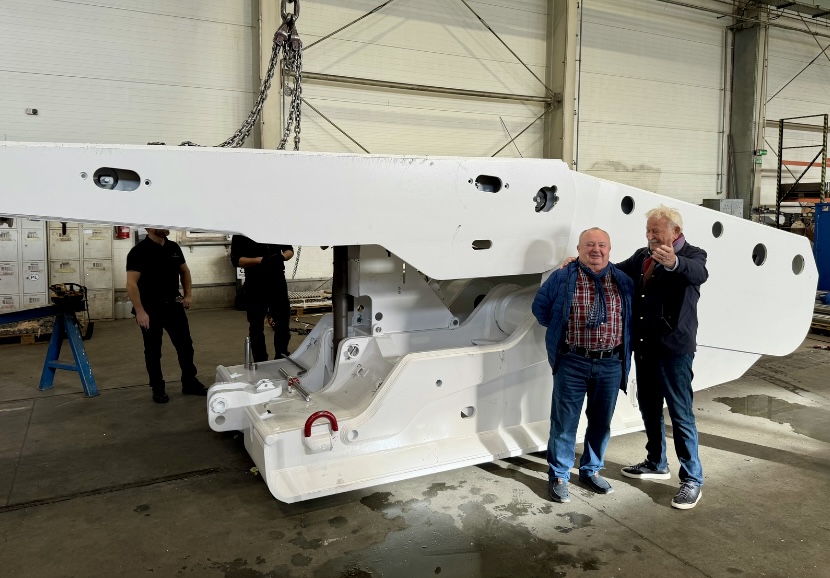 Ewald Felgenhauer_Ryszard Buczek_Powered roof support_felgenhauer jasien